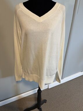Lucky Brand Cream V-Neck Sweater | Size Medium | NWT